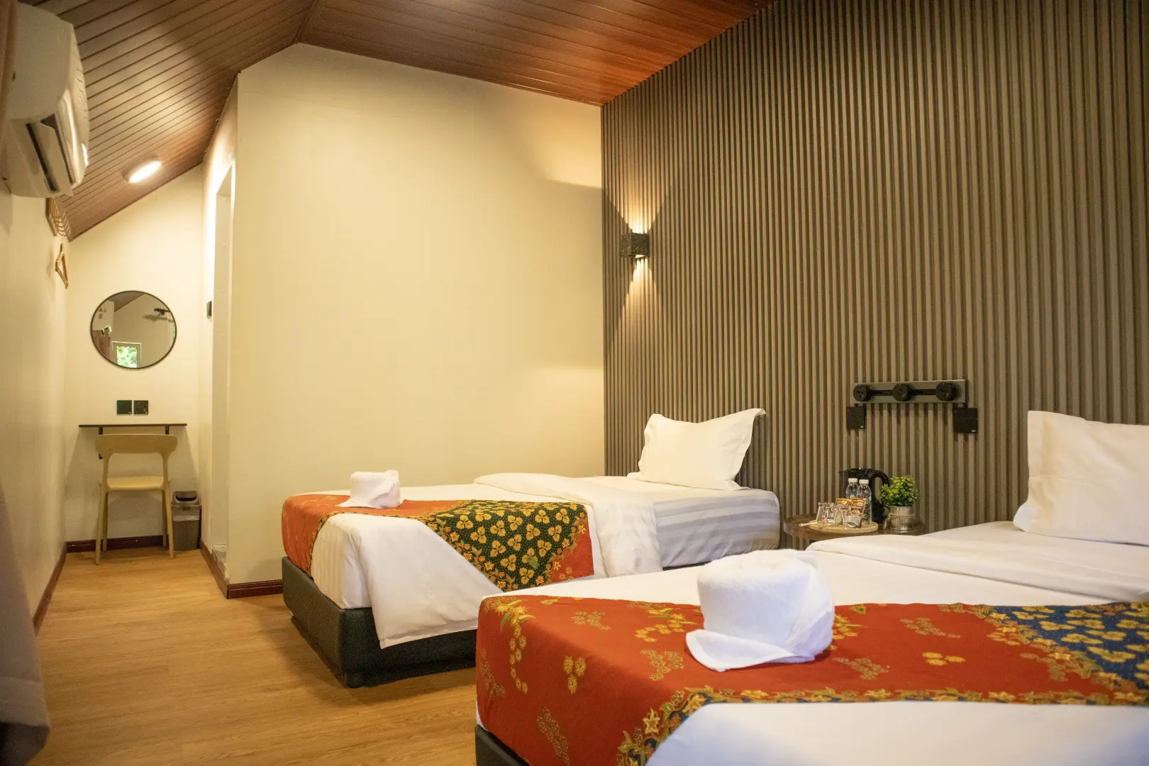 Deluxe Room (Twin)